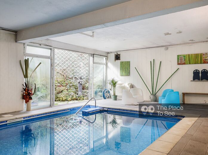 Piscine intérieure