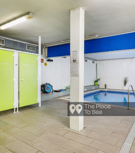 Piscine intérieure
