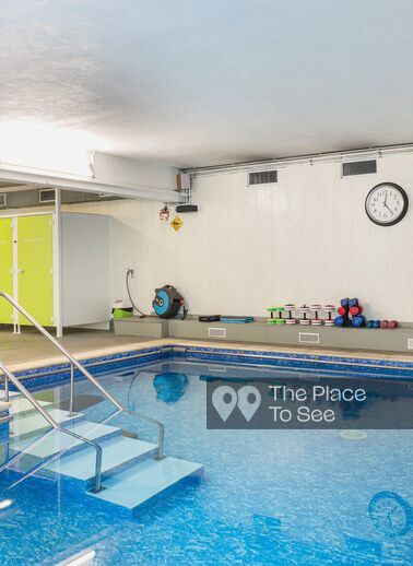 Piscine intérieure