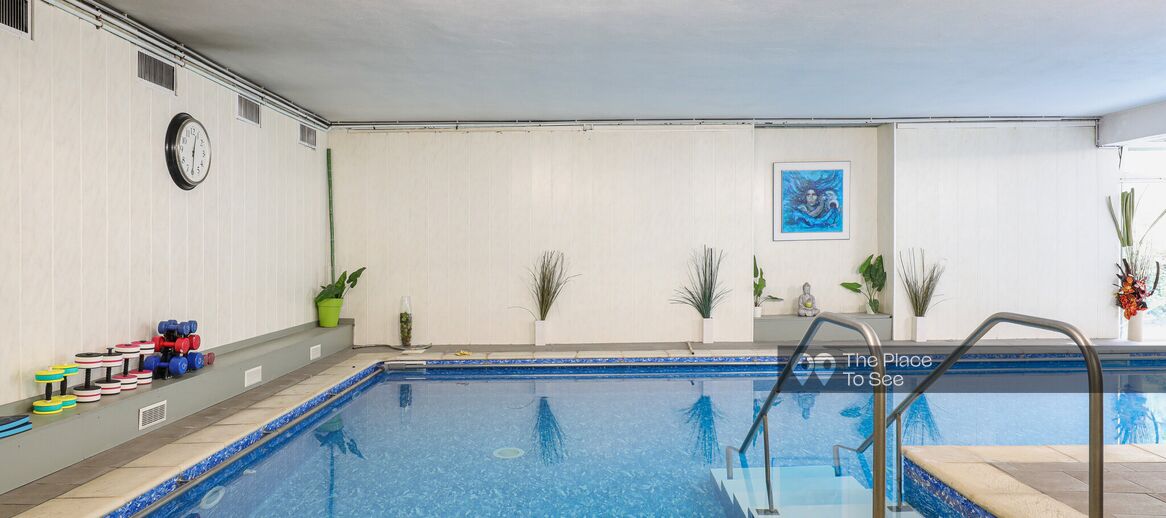 Piscine intérieure