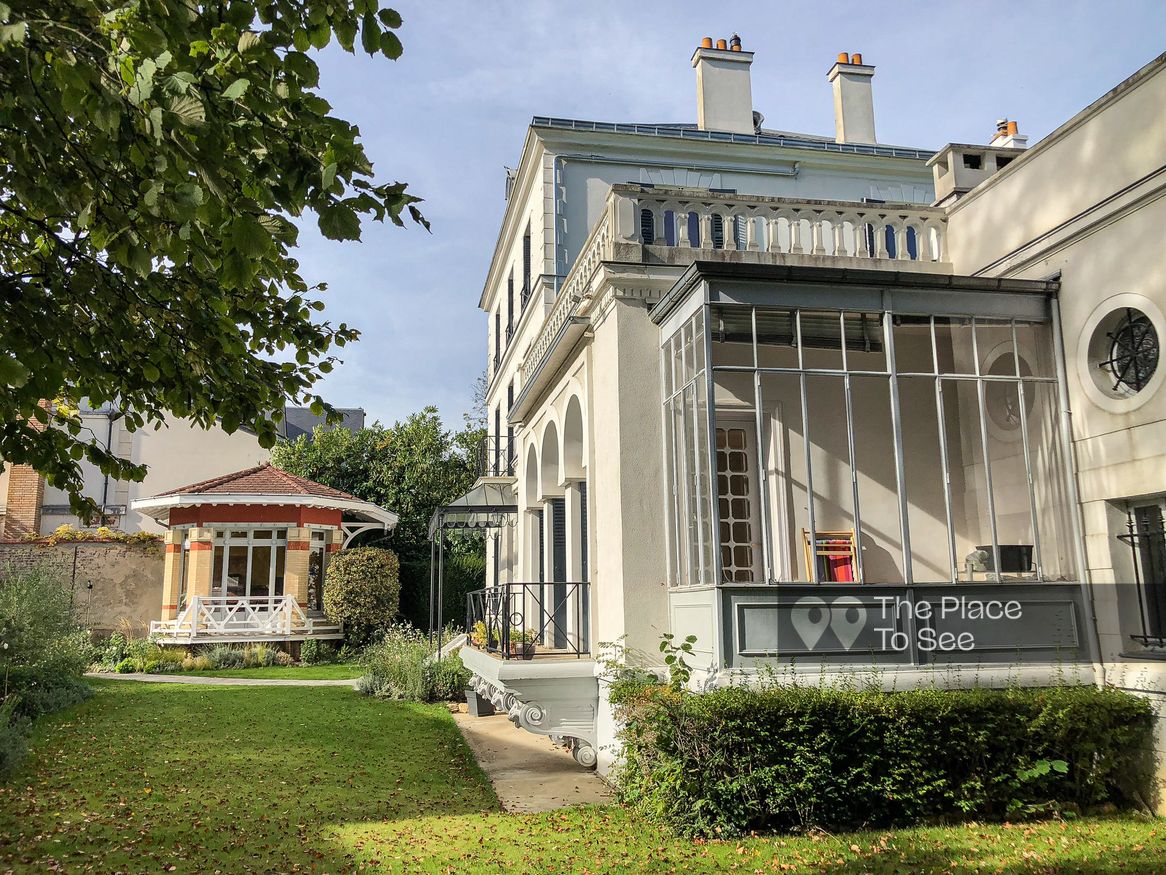 Façade