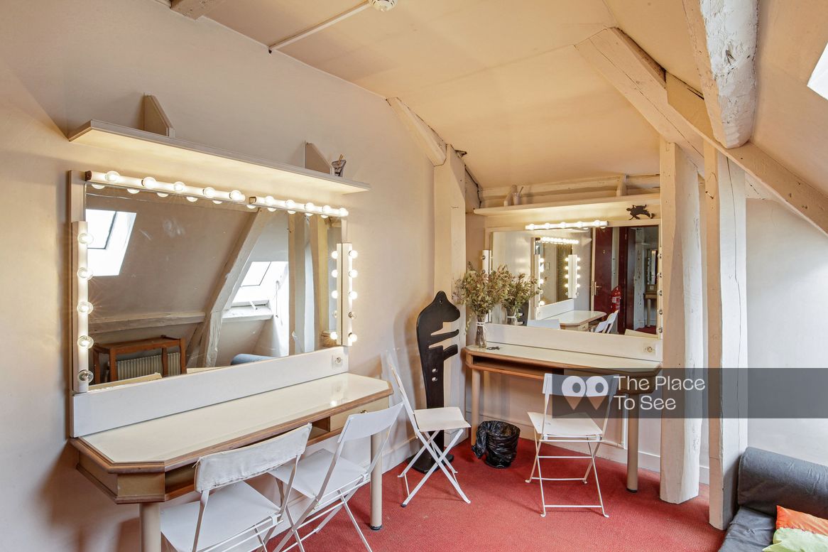 Loge