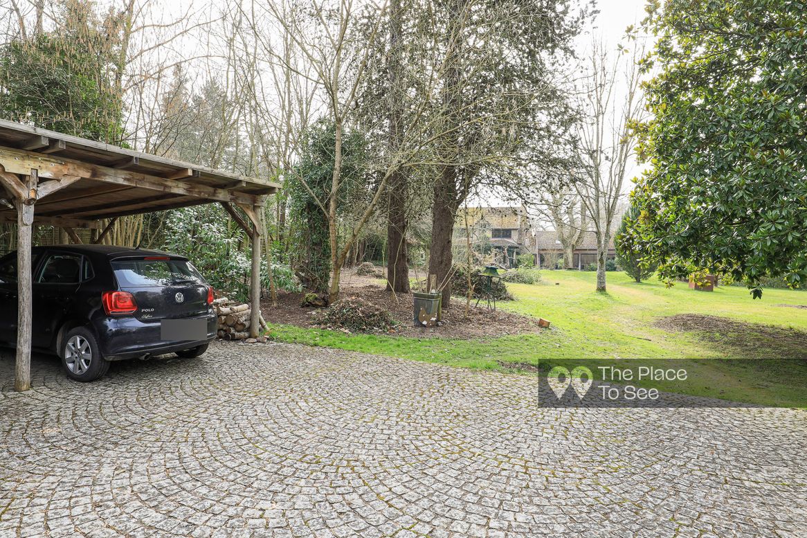 Parking Exterieur