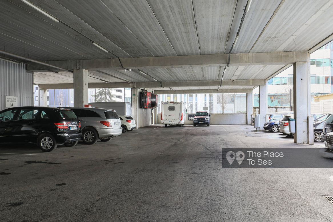 Parking Exterieur