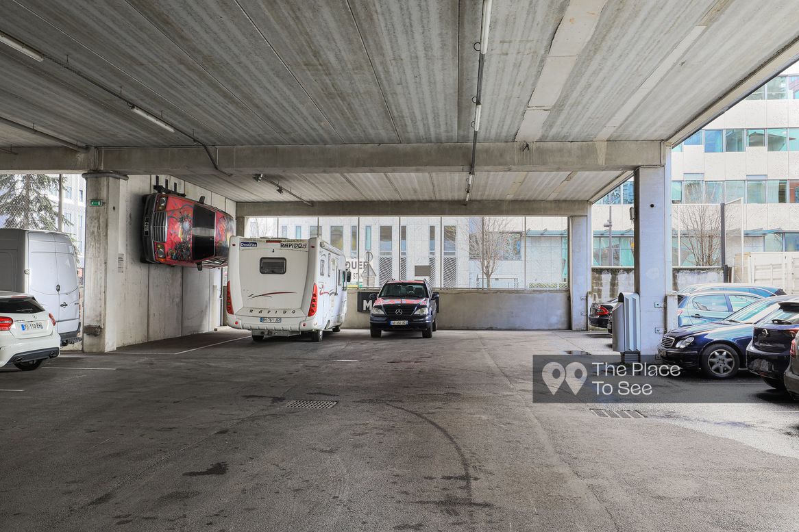 Parking Exterieur