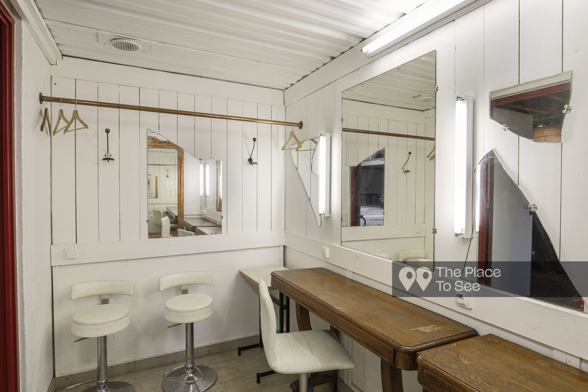 Loge