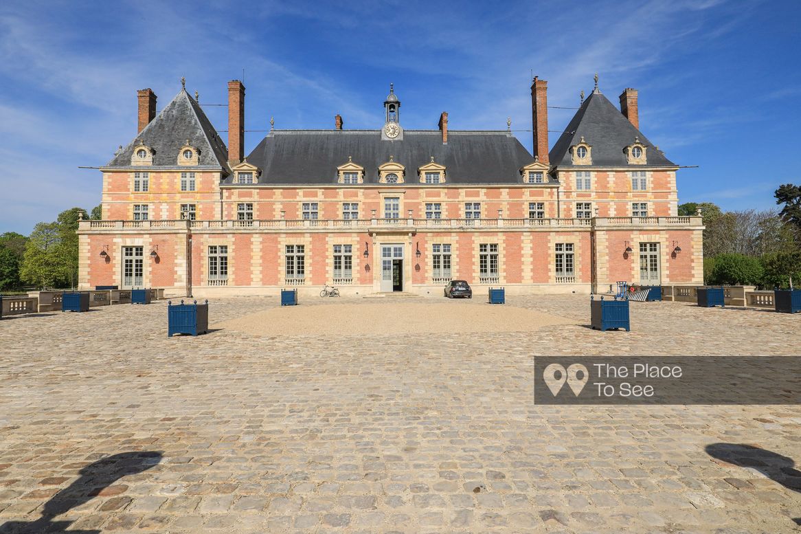 Cour