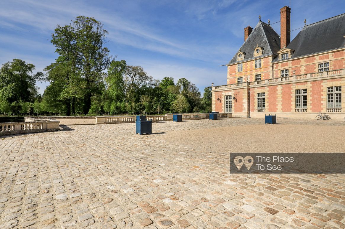 Cour