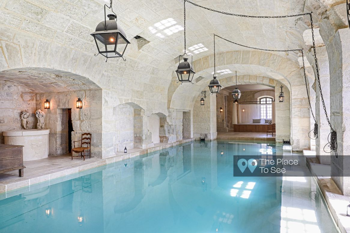 Piscine intérieure