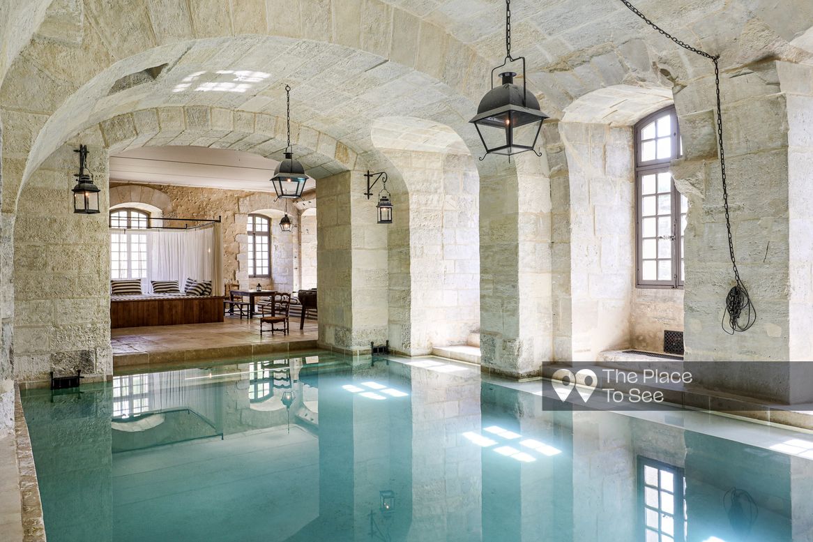Piscine intérieure