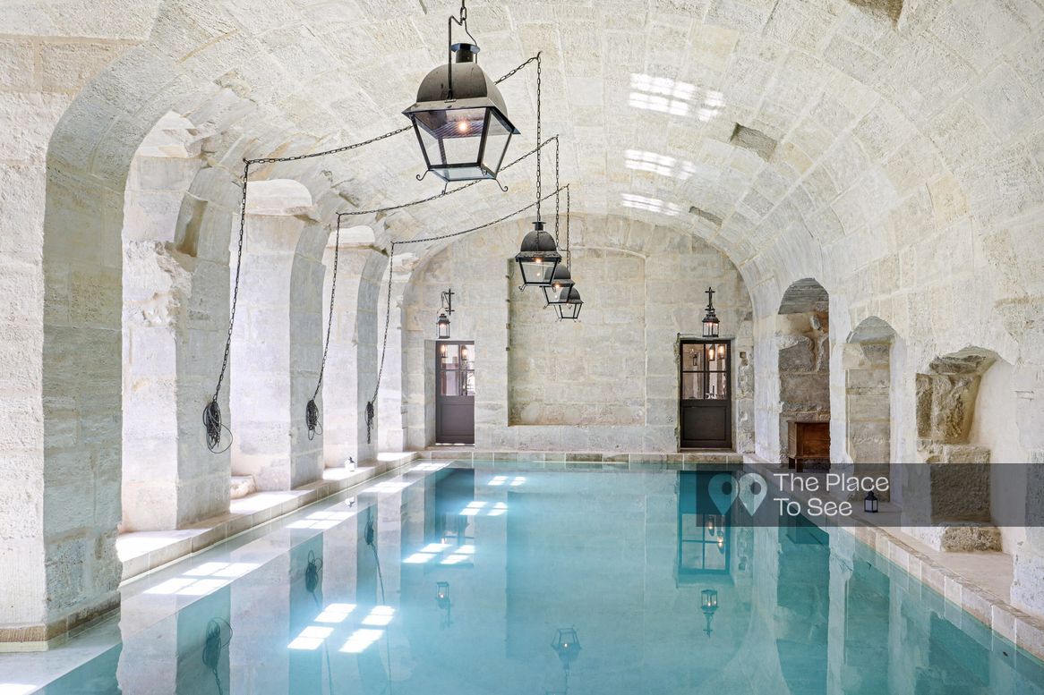 Piscine intérieure