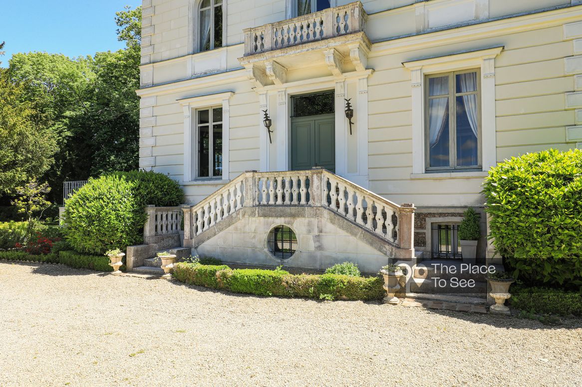Façade
