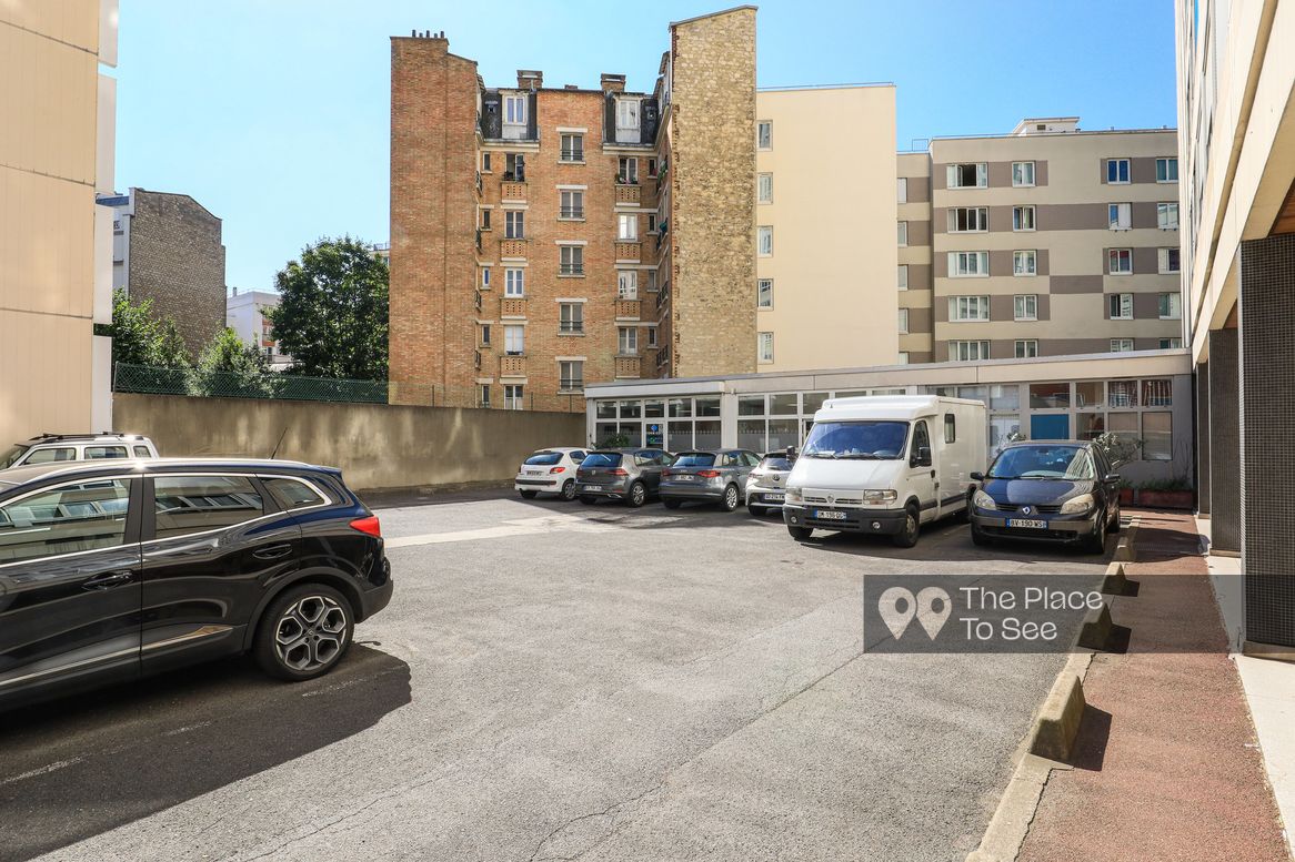 Parking Exterieur