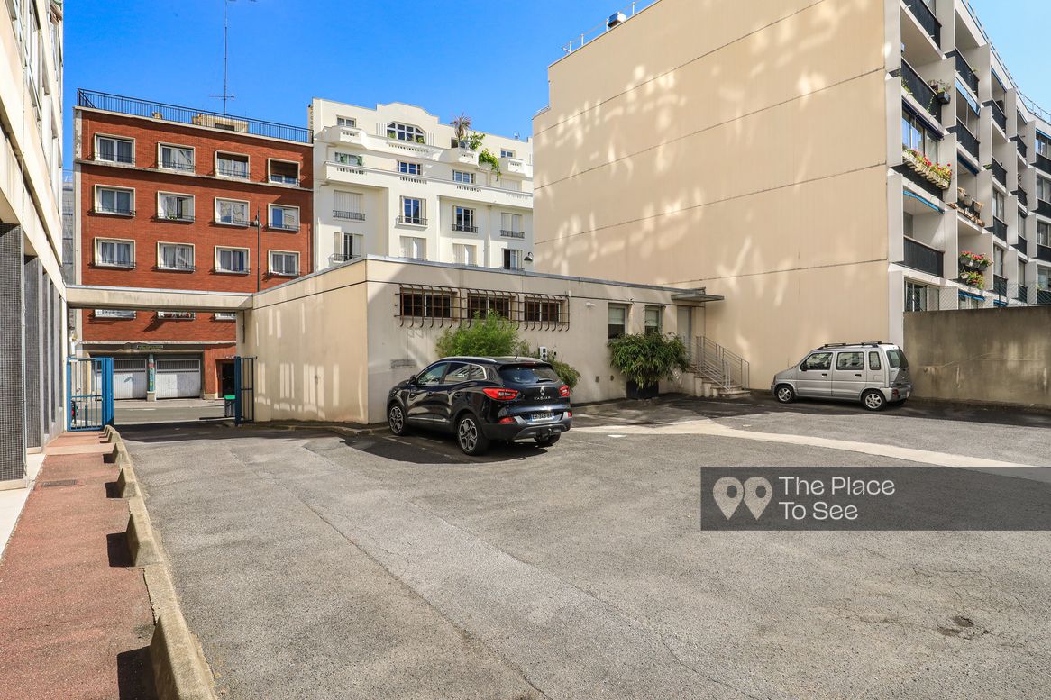 Parking Exterieur