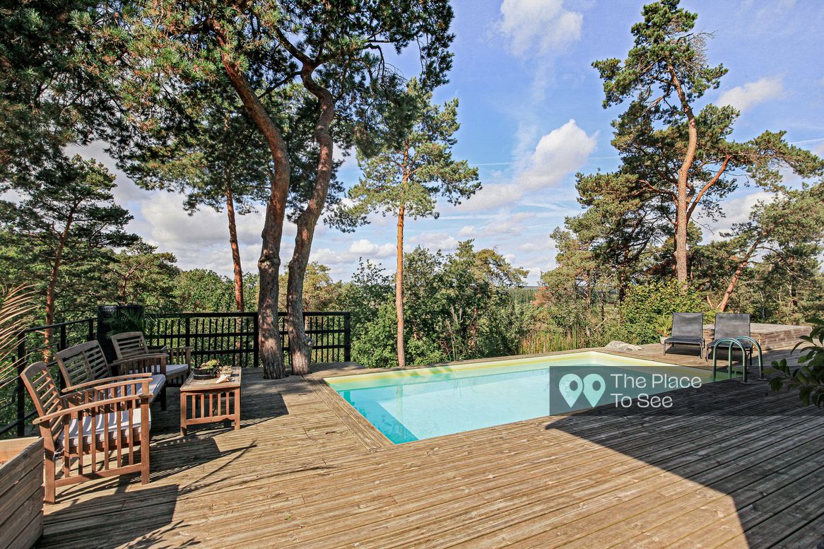 Outdoor swimming pool