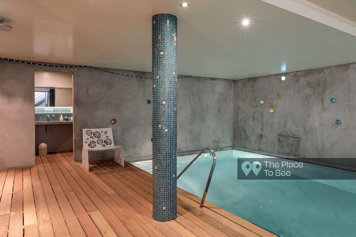 Piscine intérieure