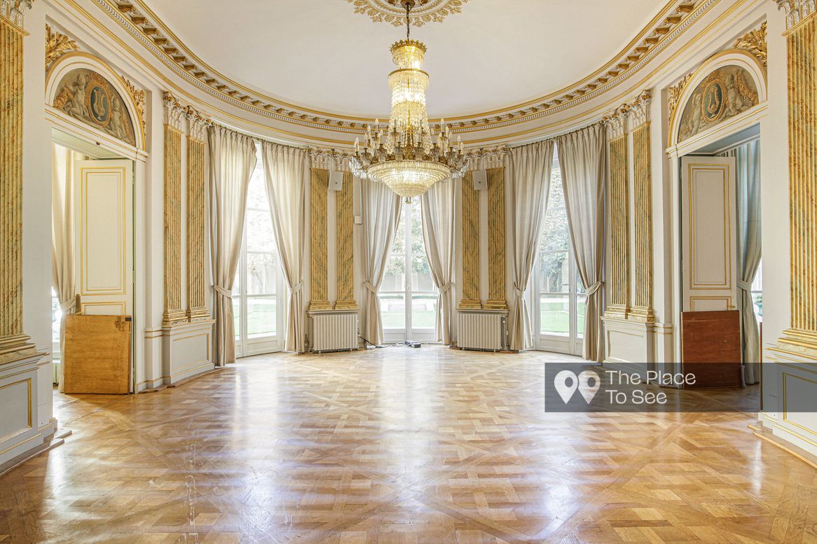 Salon