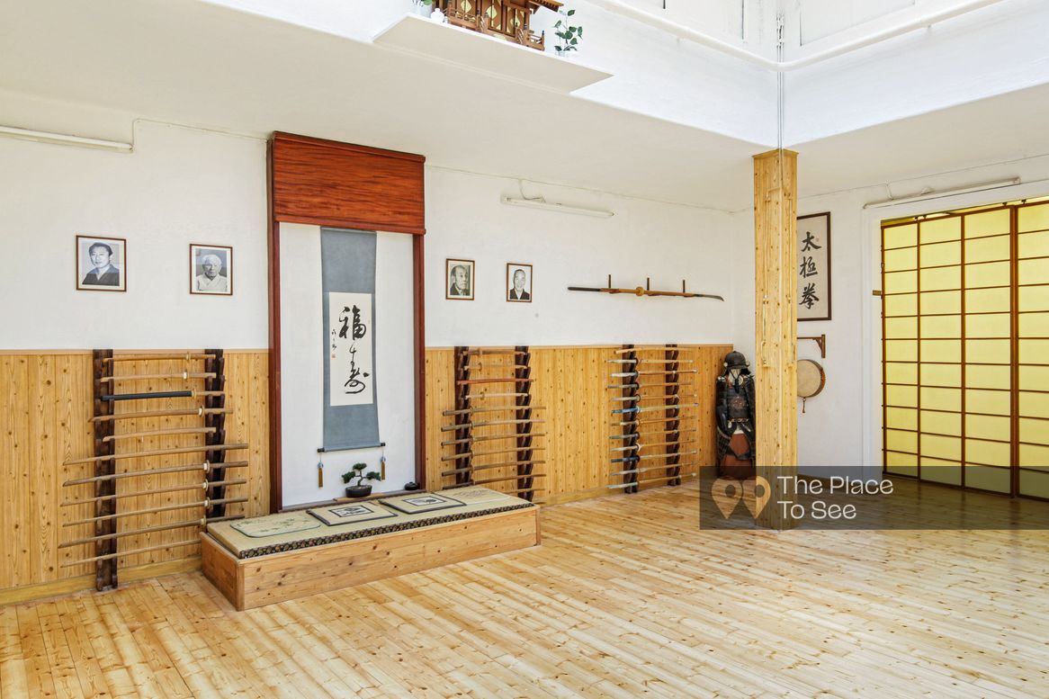 Terrain de sport intérieur
