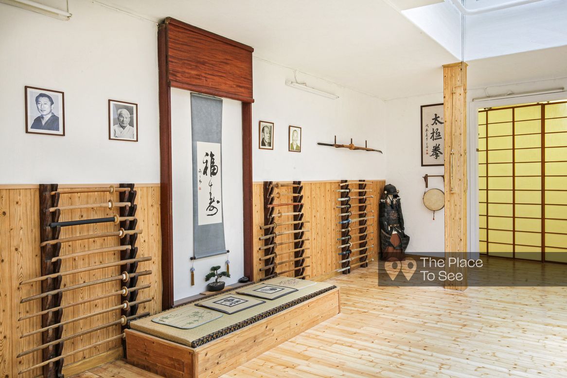Terrain de sport intérieur