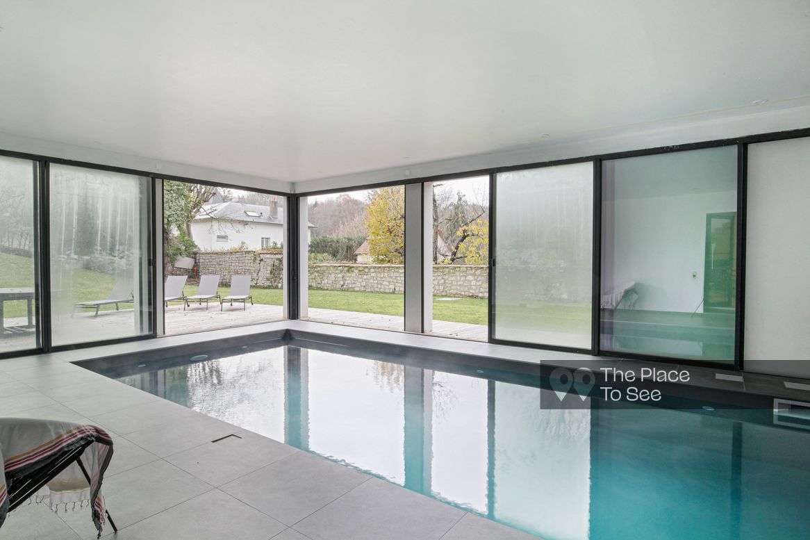 Piscine intérieure