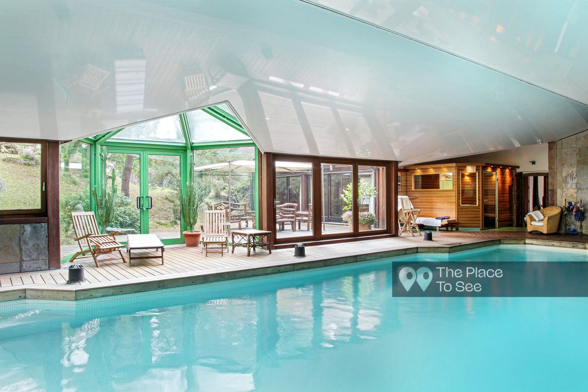 Piscine intérieure