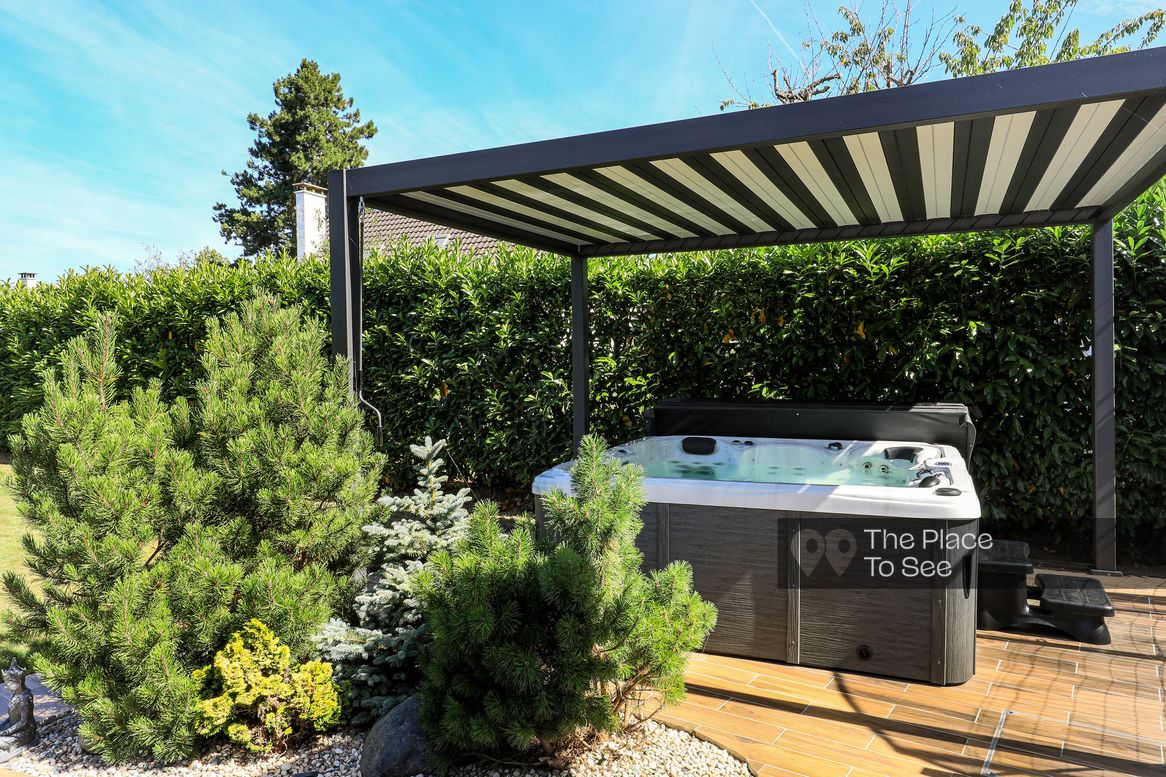 Jacuzzi