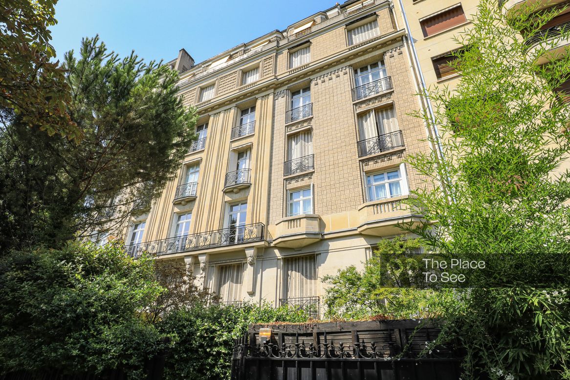 Façade