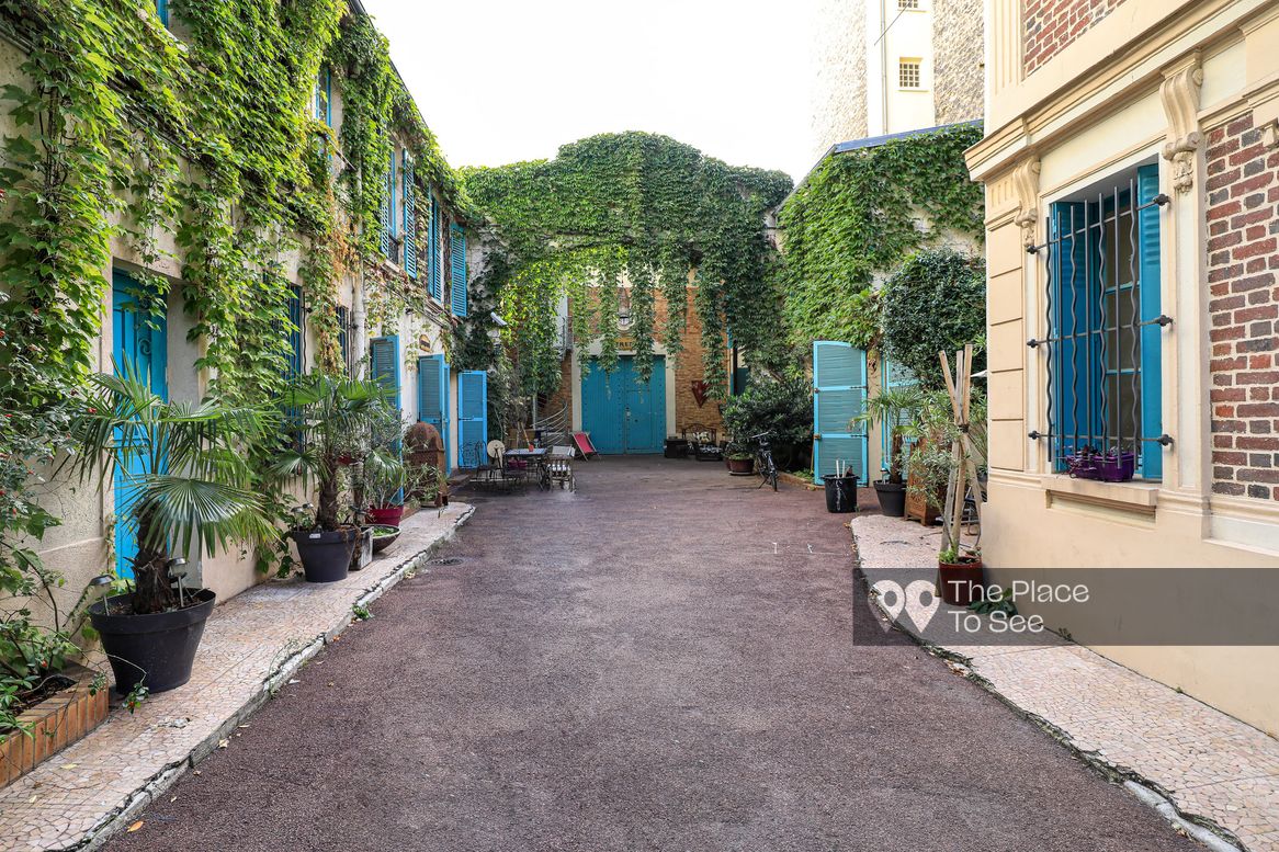 Cour