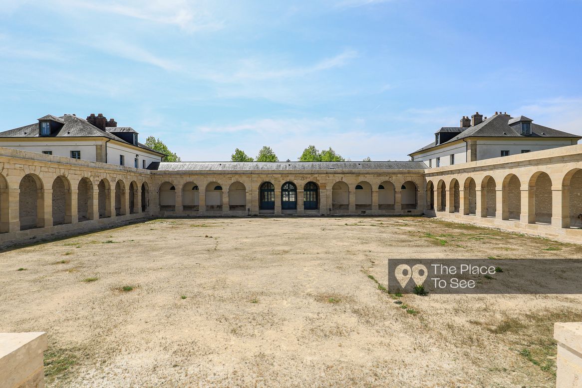 Cour