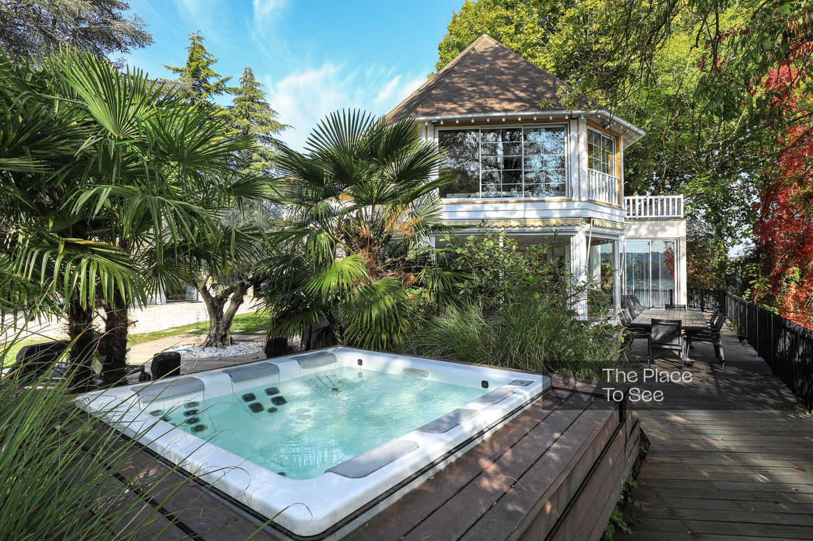 Jacuzzi