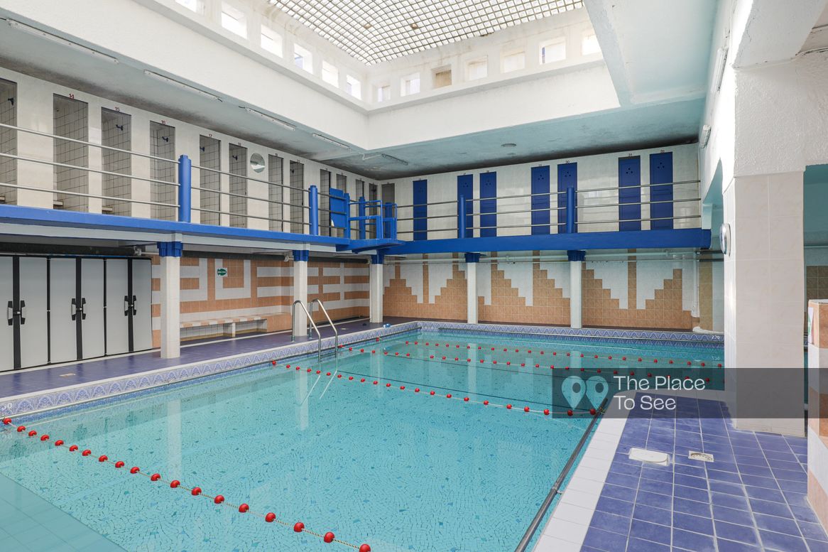Piscine intérieure