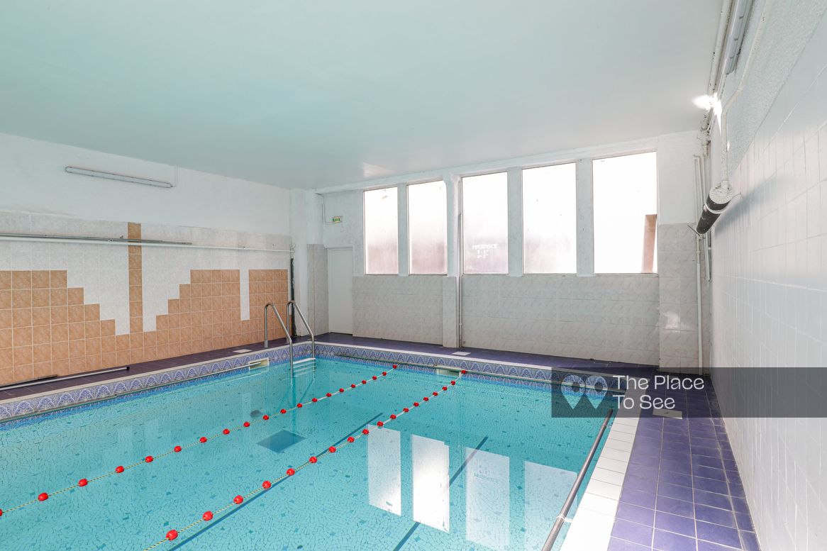 Piscine intérieure