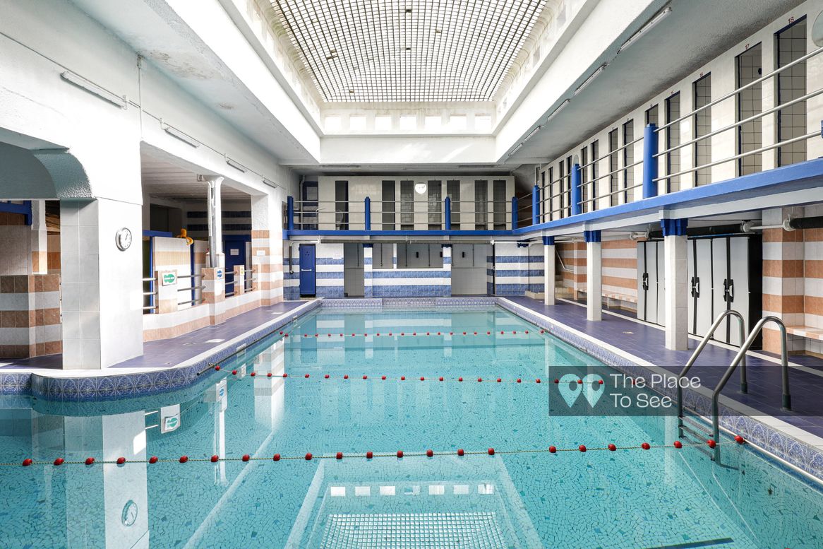 Piscine intérieure