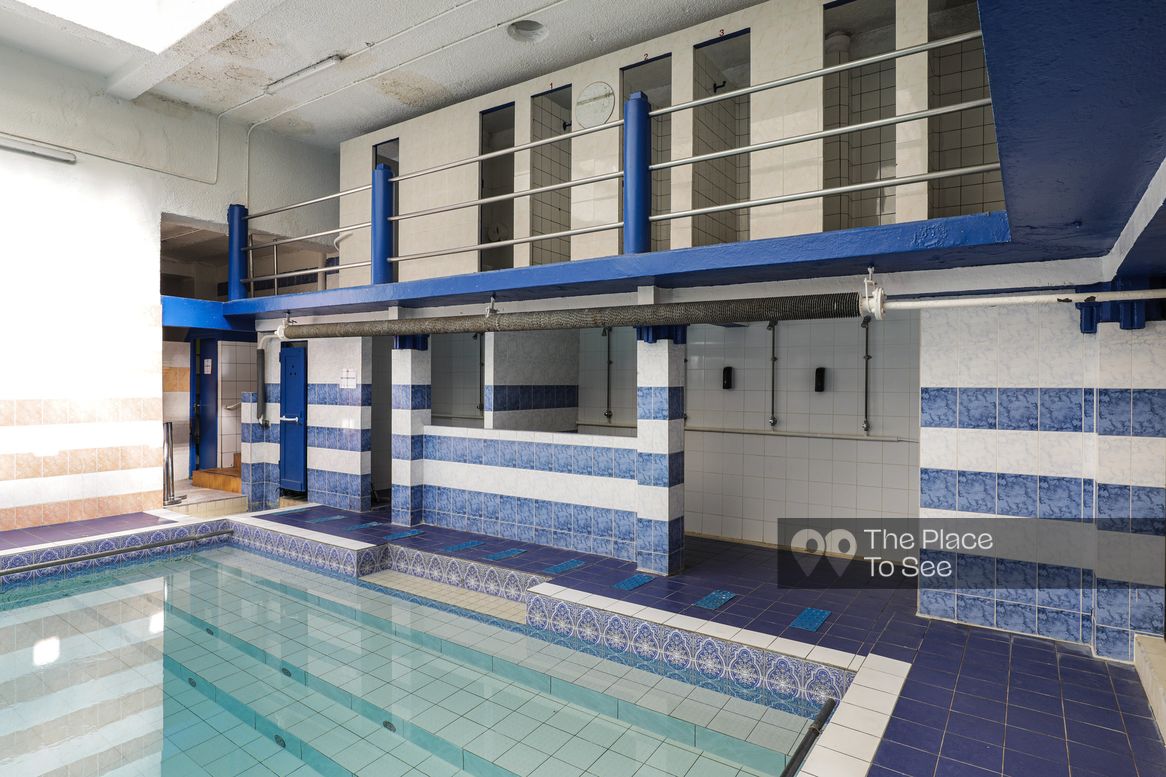 Piscine intérieure