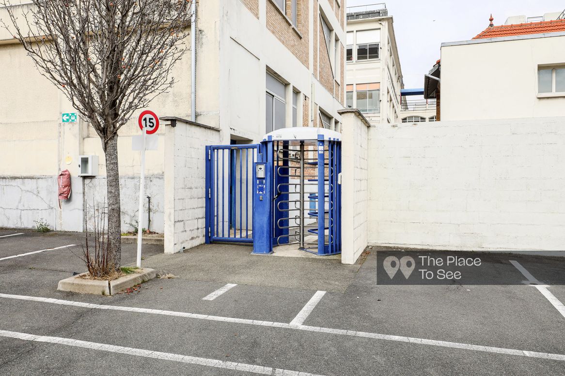 Parking Exterieur