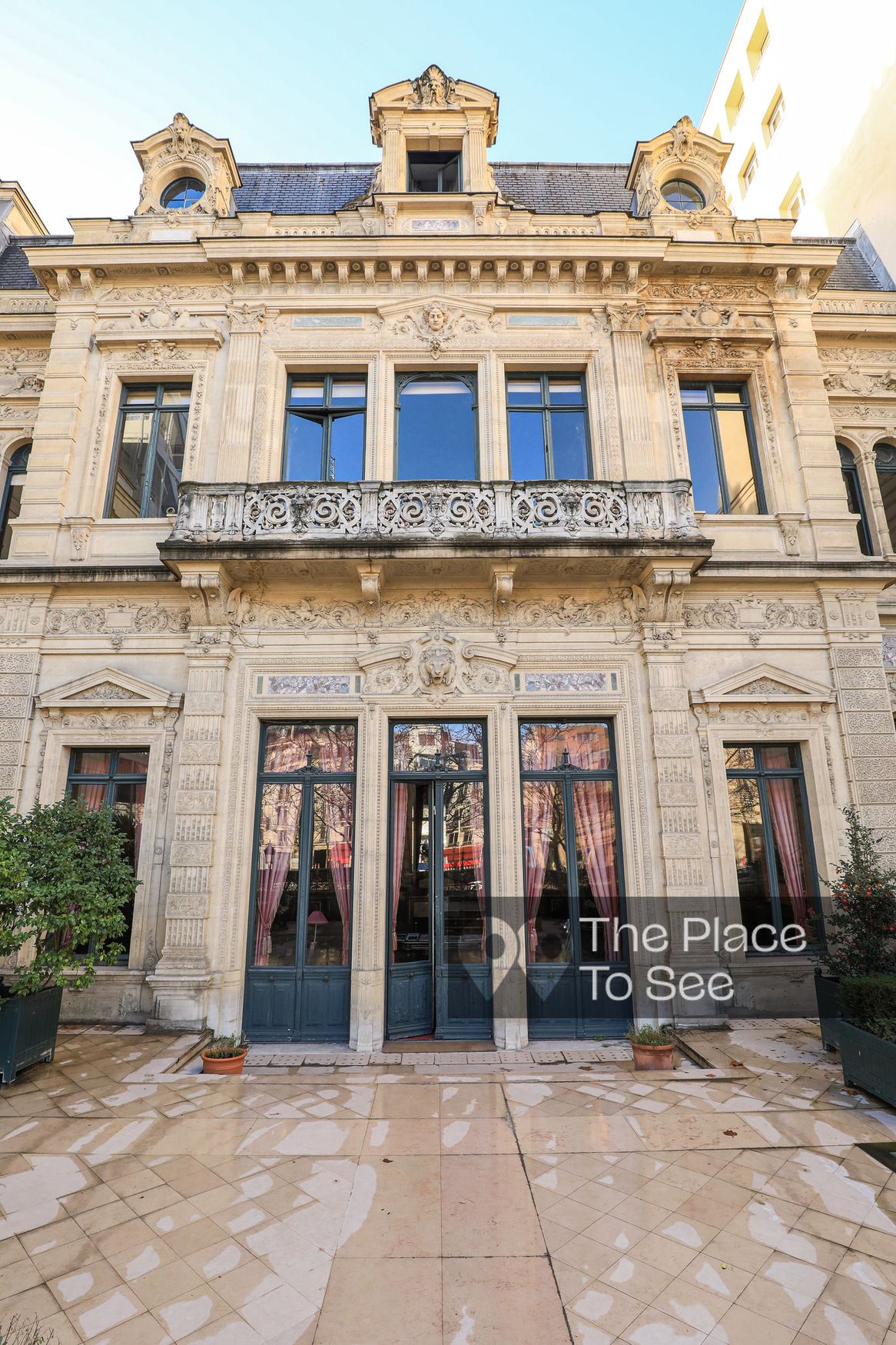 Façade