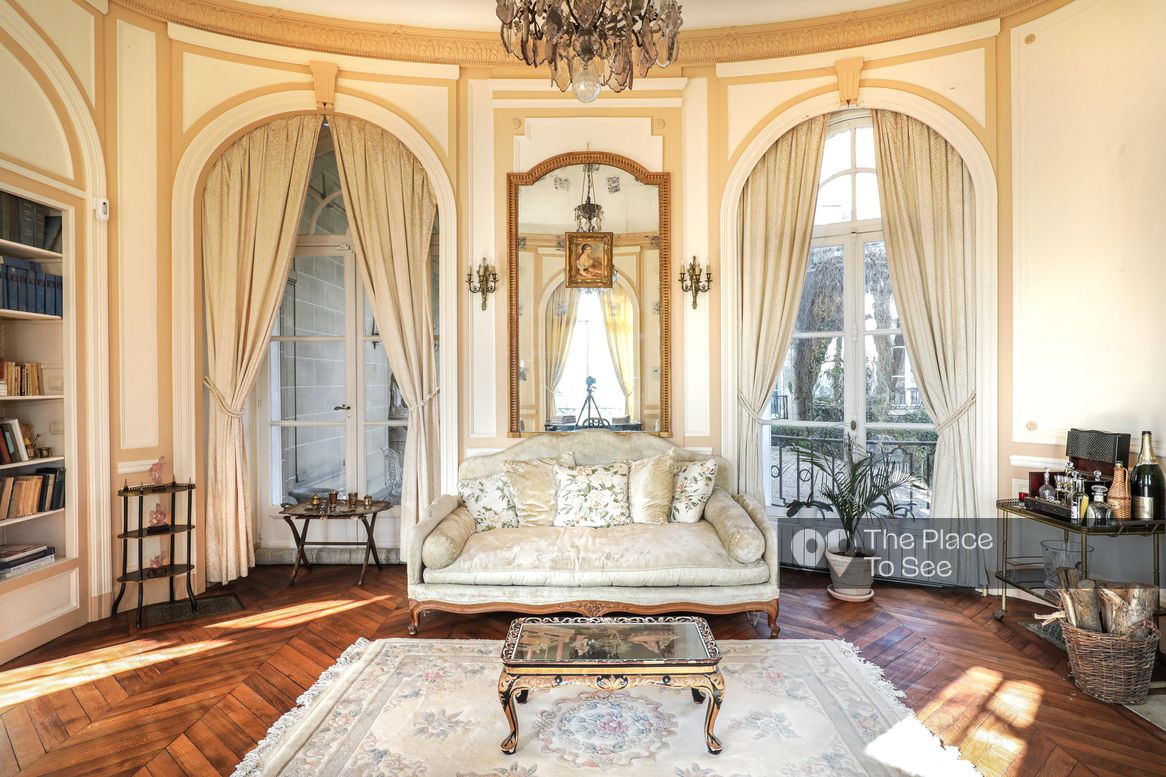 Salon