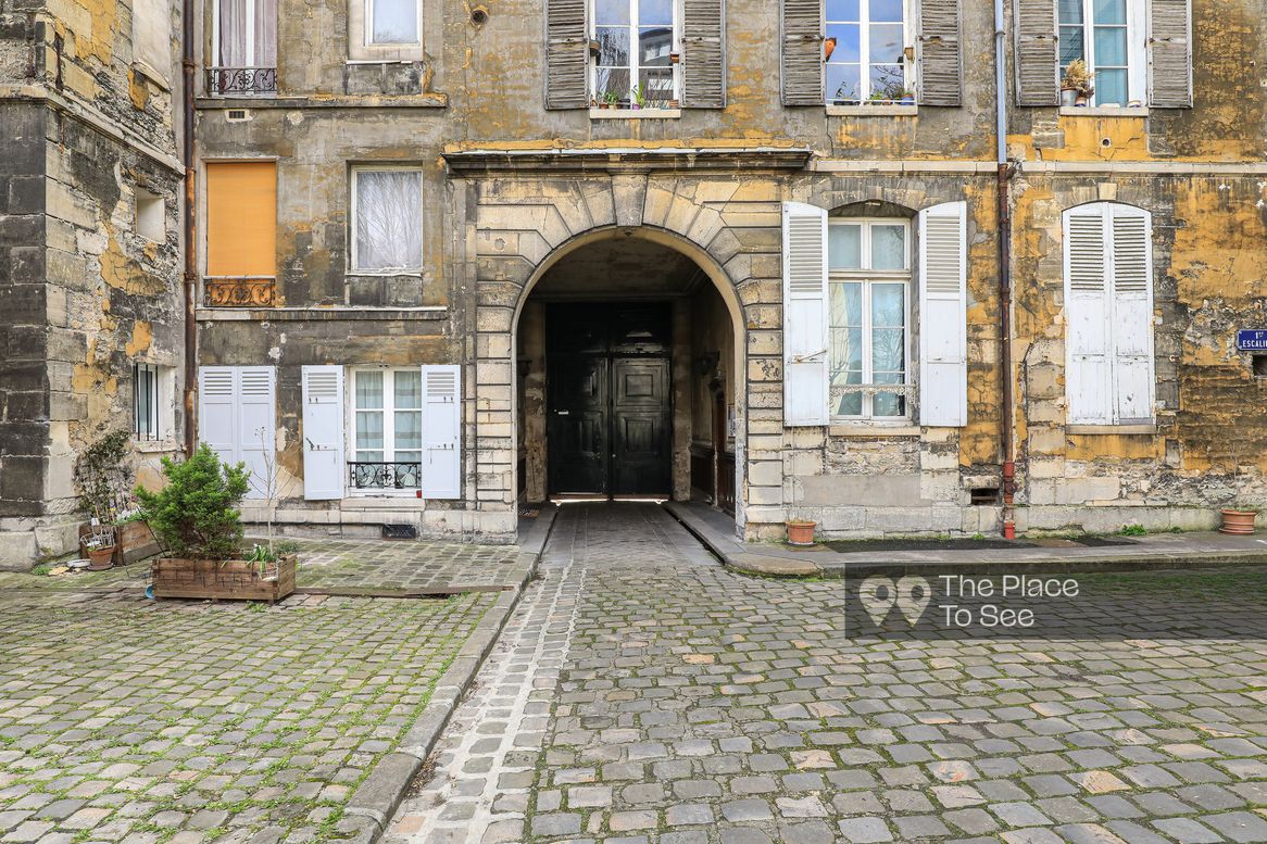 Cour