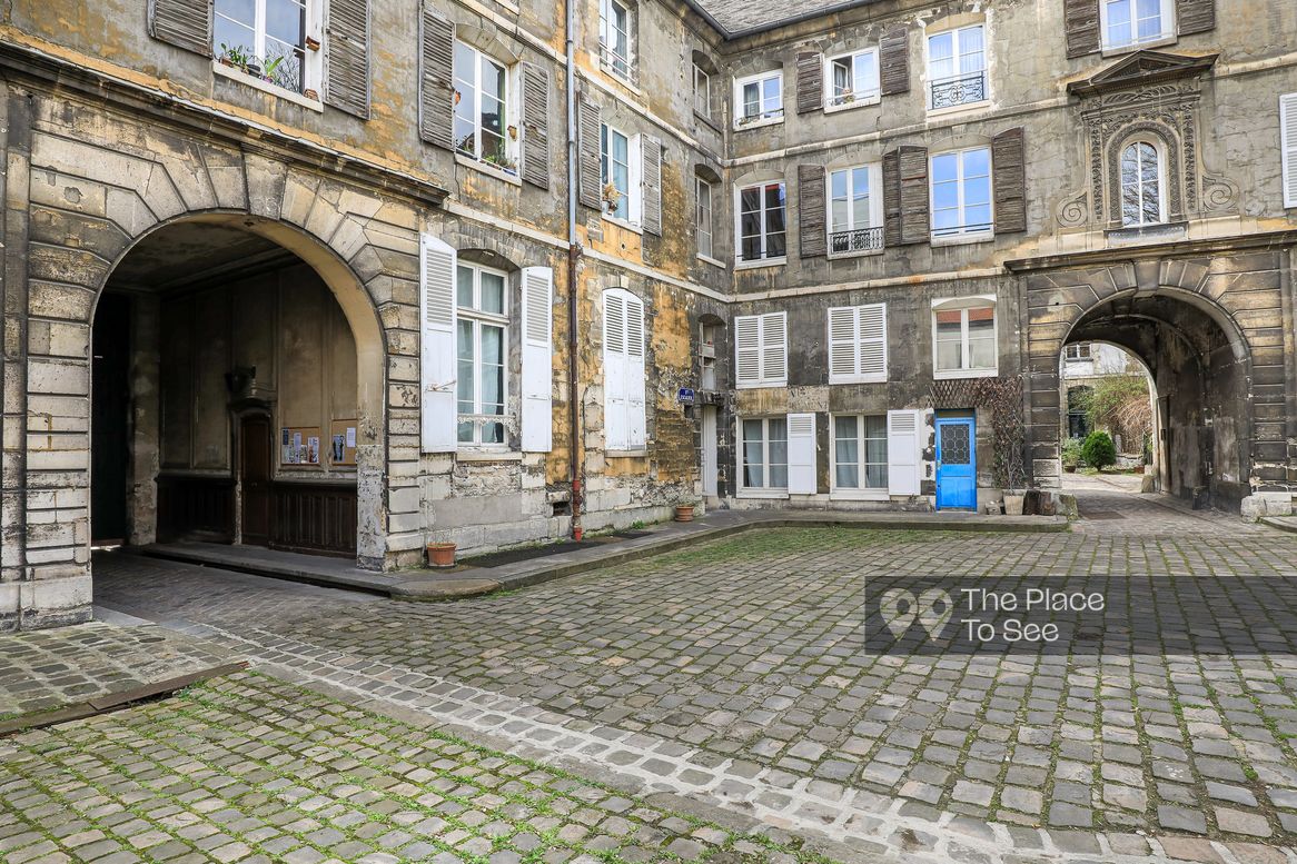 Cour
