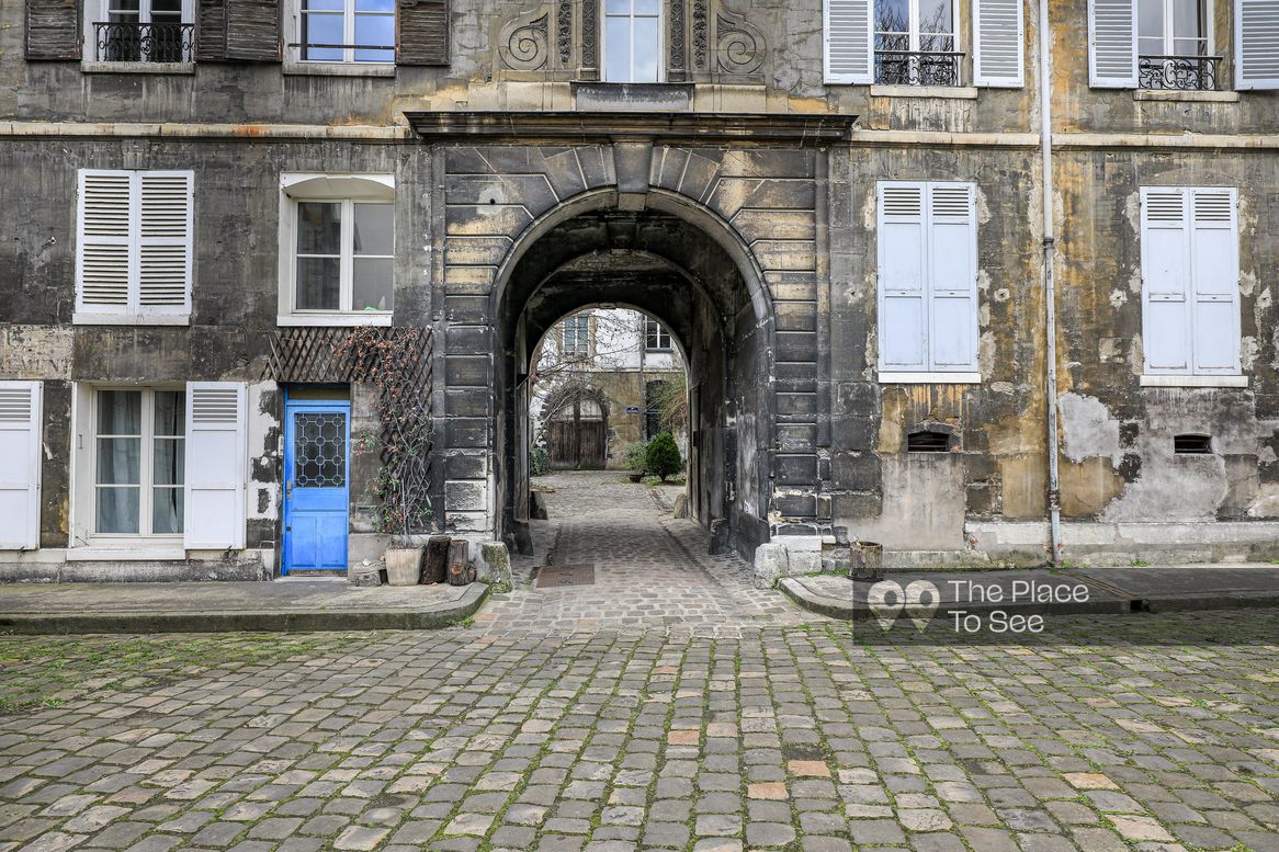Cour