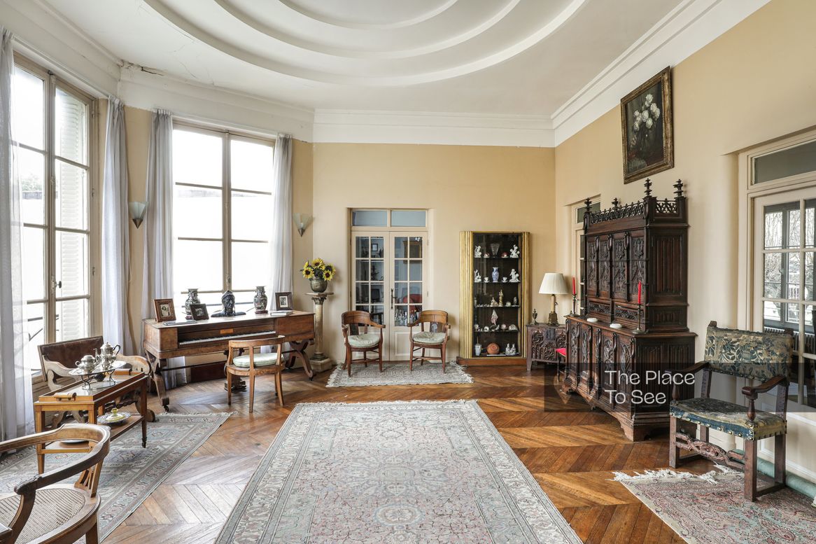 Salon