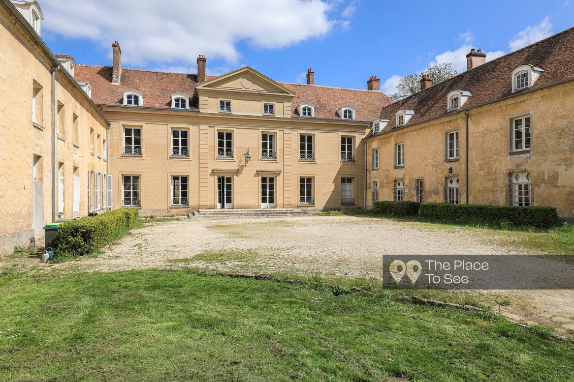 Cour