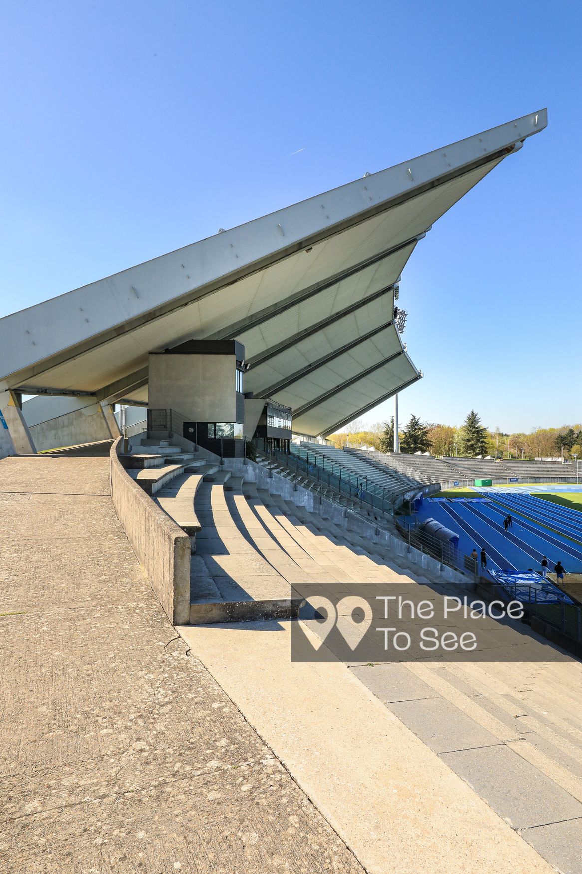 Terrain de sport extérieur
