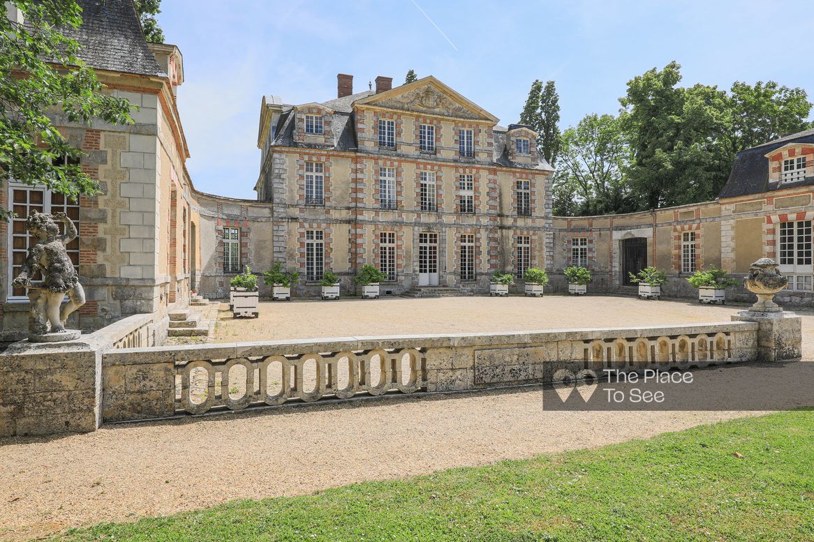 Cour