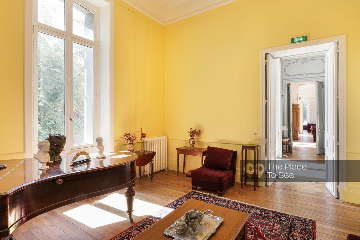 Salon