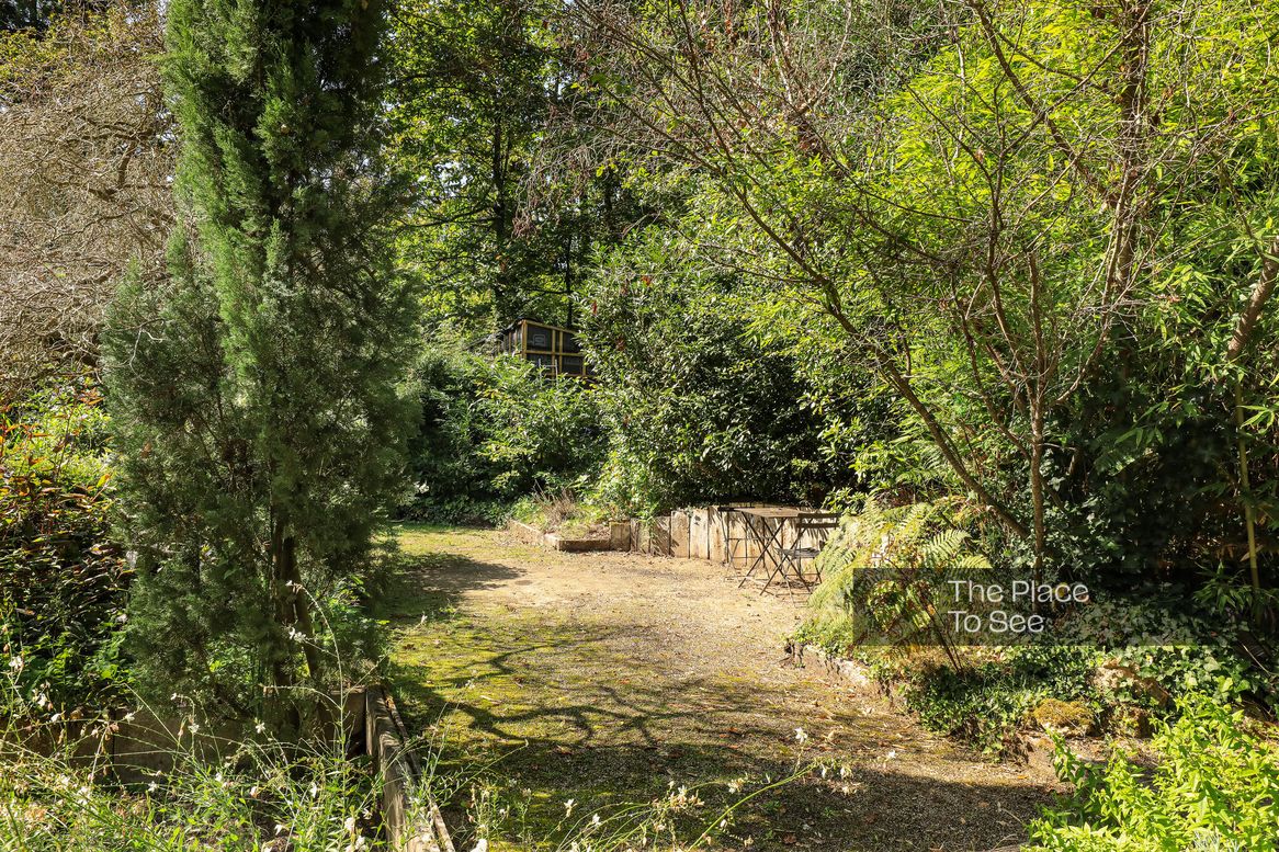 Terrain de sport extérieur