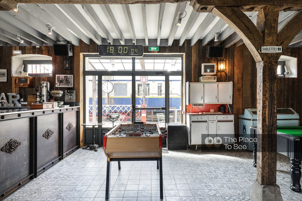 Bar