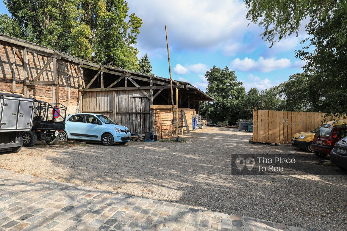 Parking Exterieur