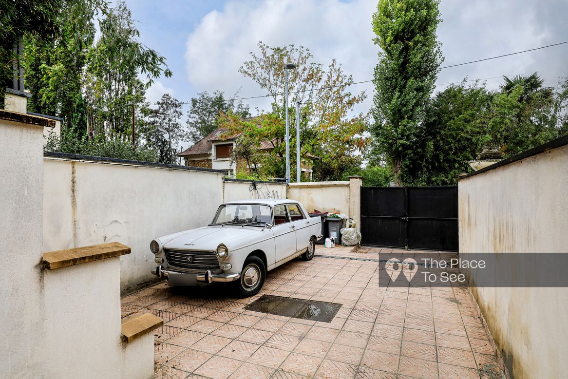 Parking Exterieur