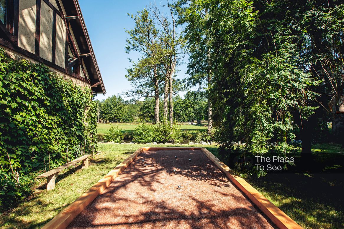 Terrain de sport extérieur